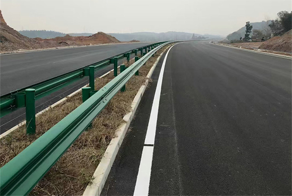 玉树公路波形护栏