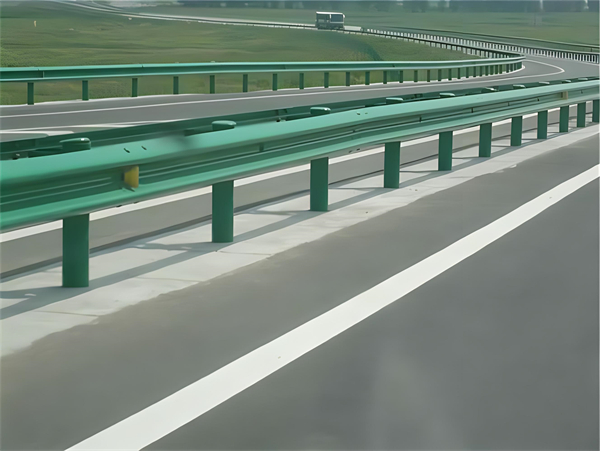 玉树高速护栏板守护安全广泛应用于多个行业